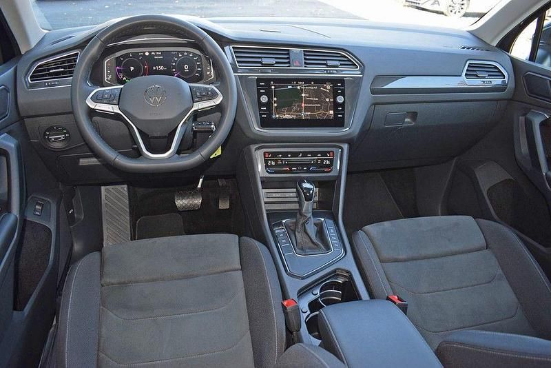 Gebraucht VW Tiguan Elegance 150 PS (110 kW) 2022 Blau SUV