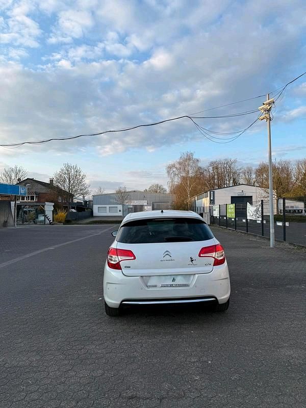 Gebraucht Citroën C4 115 PS (84 kW) 2013 Weiß Limousine