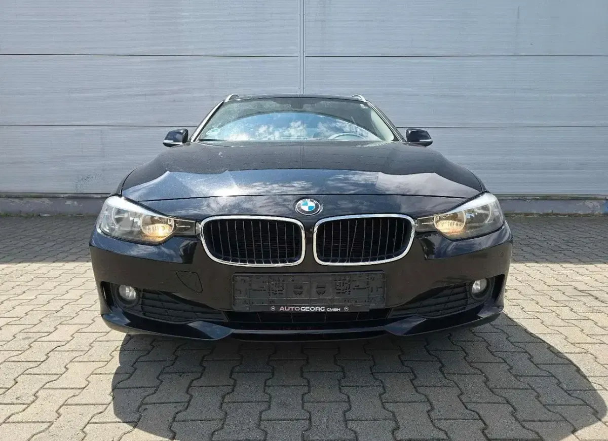 Gebraucht BMW 320 190 PS (139 kW) 2013 Schwarz Kombi