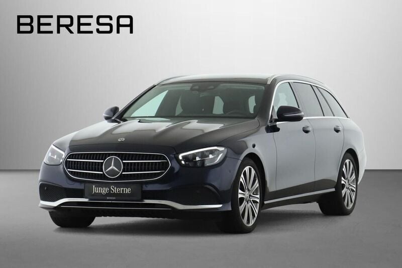 Blau Gebraucht 2022 Mercedes E400 Avantgarde Limousine | 39.180 € (Guter Preis) - Bild 1/4