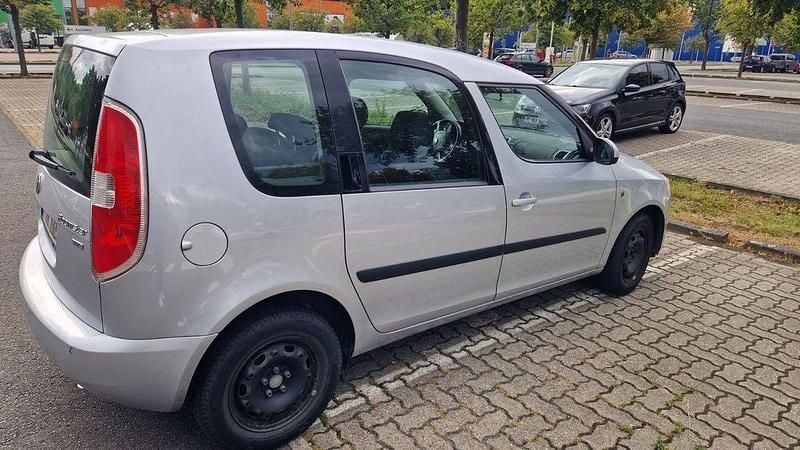 Grau Gebraucht 2010 Skoda Roomster Van / Kleinbus | 1.400 € (Superpreis) - Bild 1/4