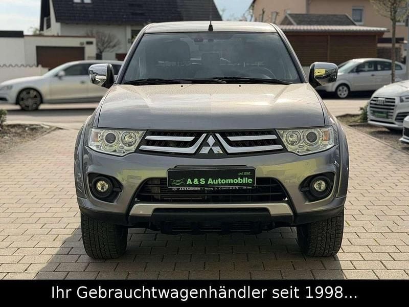 Gebraucht Mitsubishi L200 Intense 178 PS (130 kW) 2014 Grau Pickup