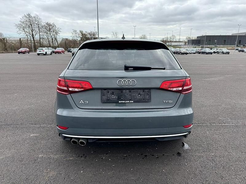 Gebraucht Audi A3 Sport 150 PS (110 kW) 2017 Grau Limousine