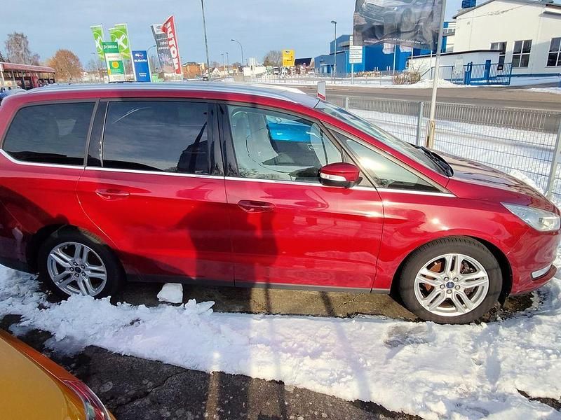 Gebraucht Ford Galaxy Titanium 209 PS (153 kW) 2018 Rot Van / Kleinbus