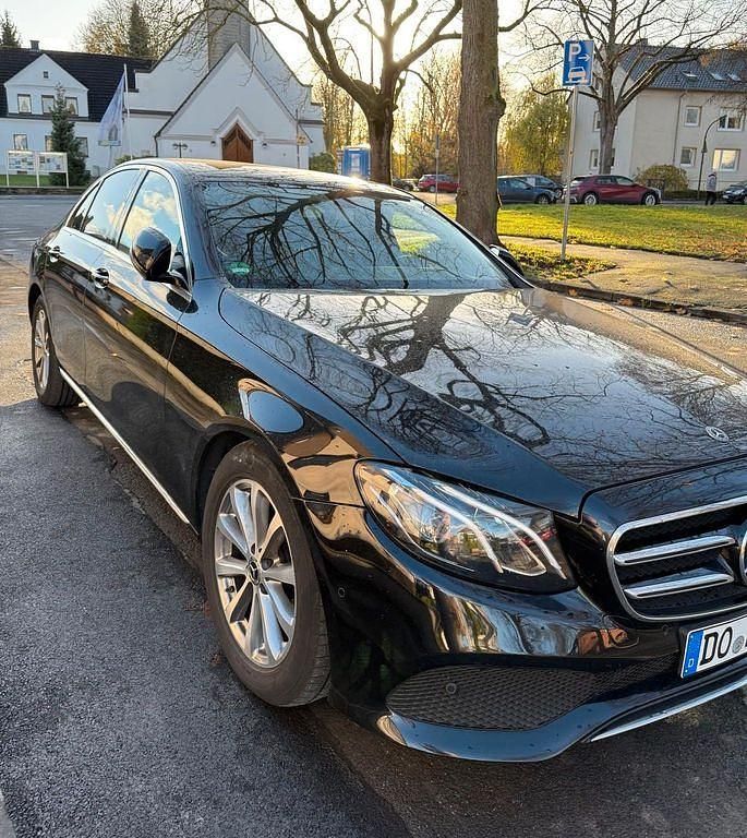 Gebraucht Mercedes E200 150 PS (110 kW) 2019 Schwarz Limousine