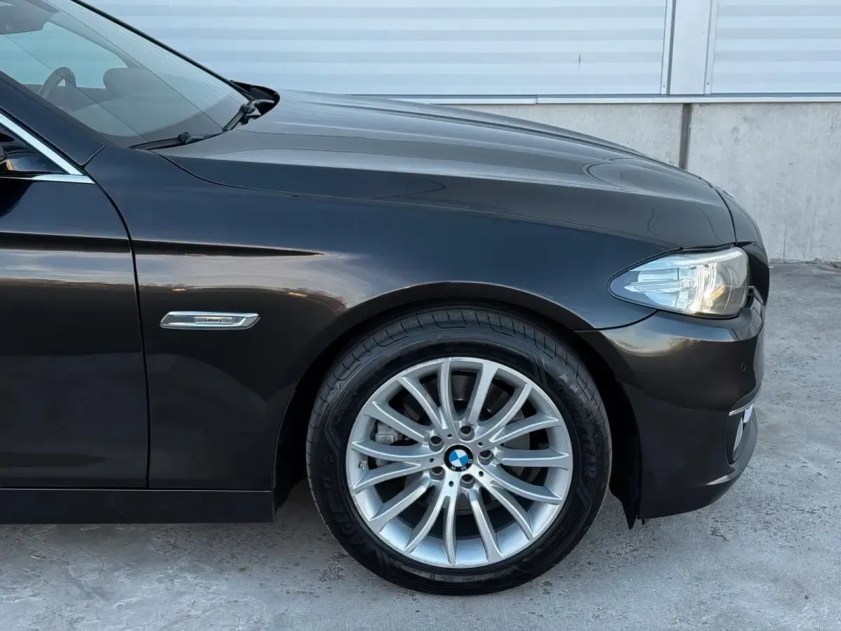Gebraucht BMW 520 135 PS (99 kW) 2014 Braun Kombi