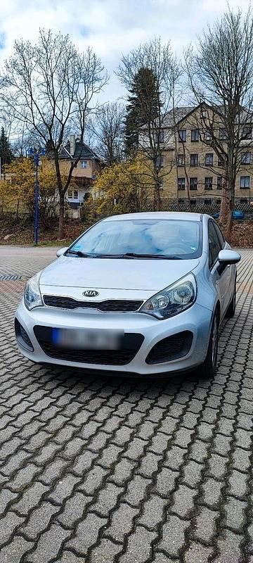 Grau Gebraucht 2012 Kia Rio Kleinwagen | 5.000 € (Fairer Preis) - Bild 1/4