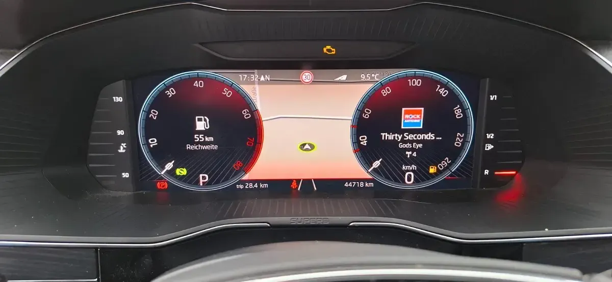 Gebraucht Skoda Superb 150 PS (110 kW) 2022 Schwarz Kombi