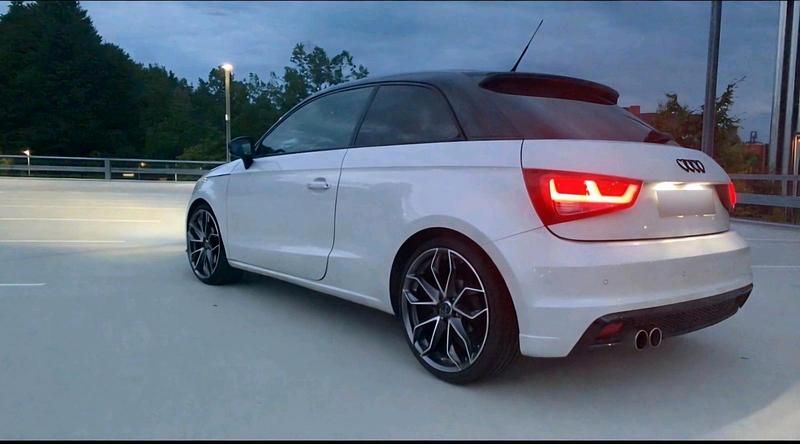 Gebraucht Audi A1 Attraction 105 PS (77 kW) 2011 Weiß Kleinwagen