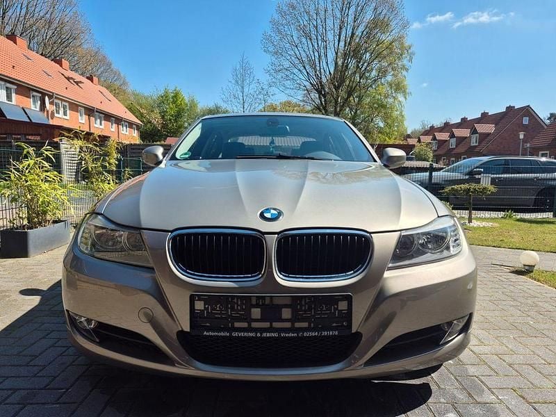 Second-hand BMW 318 143 CP (105 kW) 2009 Bej Berlinǎ