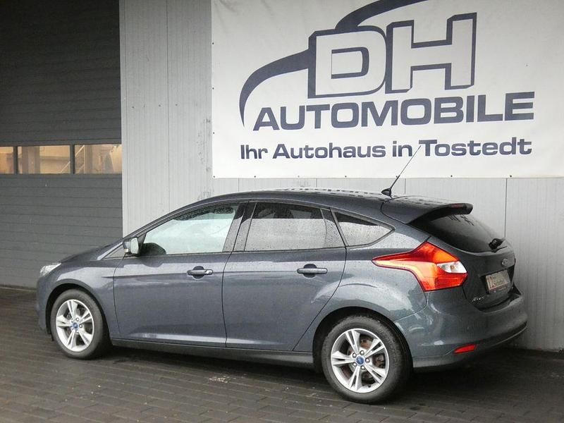 Gebraucht Ford Focus 125 PS (91 kW) 2014 Grau Limousine