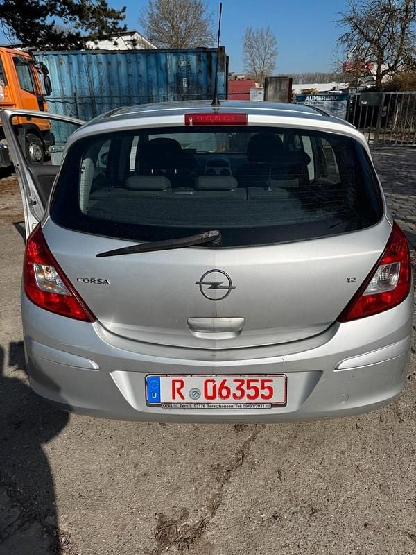 Gebraucht Opel Corsa 80 PS (58 kW) 2007 Silber Kleinwagen