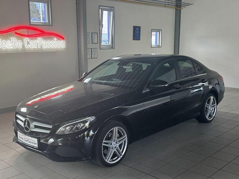 Schwarz Gebraucht 2015 Mercedes C220 Limousine | 15.500 € (Fairer Preis) - Bild 1/4