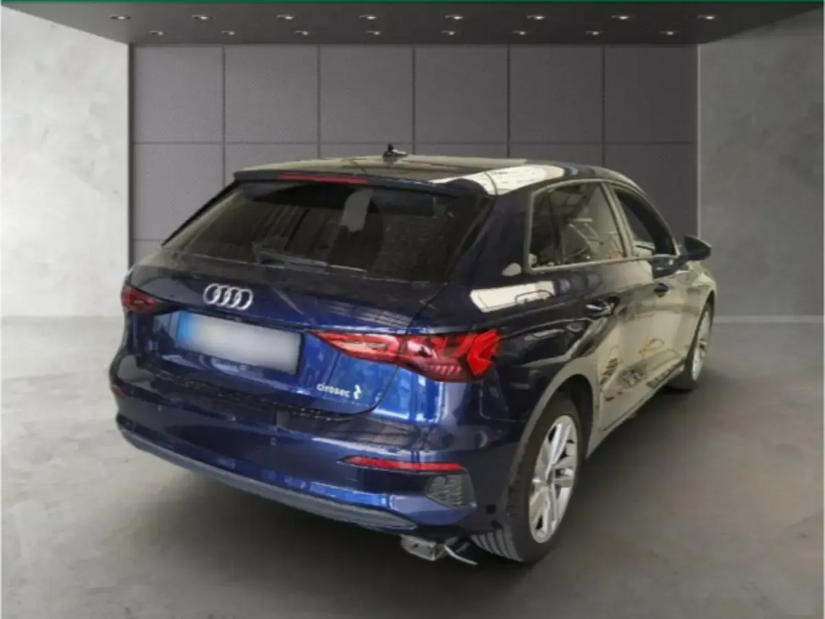 Gebraucht Audi A3 Sportback e-tron S-Line 204 PS (150 kW) 2023 Navarrablau metallic Kleinwagen