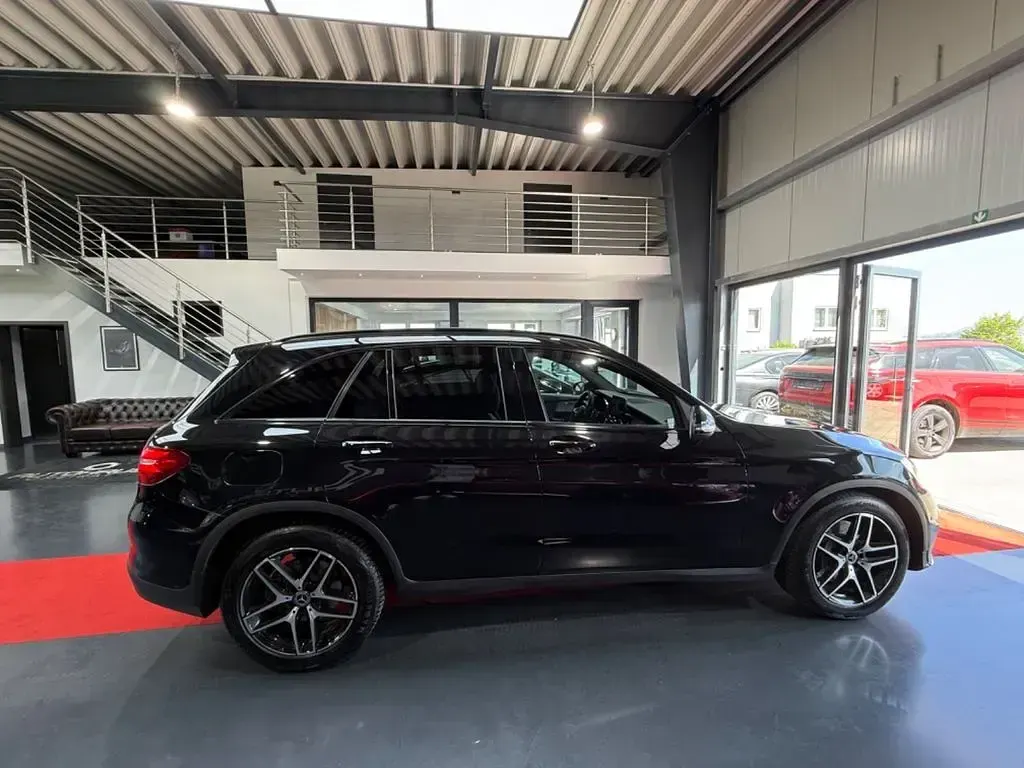 Gebraucht Mercedes GLC350 AMG line 258 PS (189 kW) 2019 Schwarz SUV