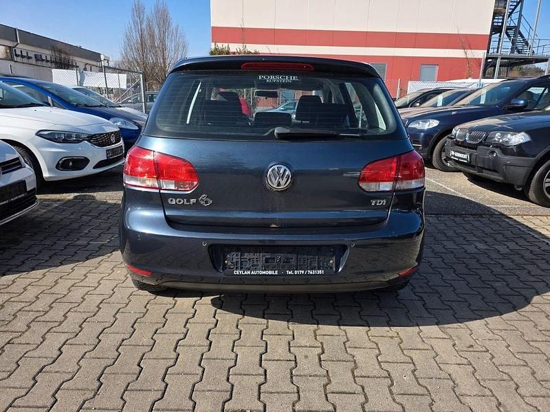 Gebraucht VW Golf VI Comfortline 105 PS (77 kW) 2011 Blau Kleinwagen