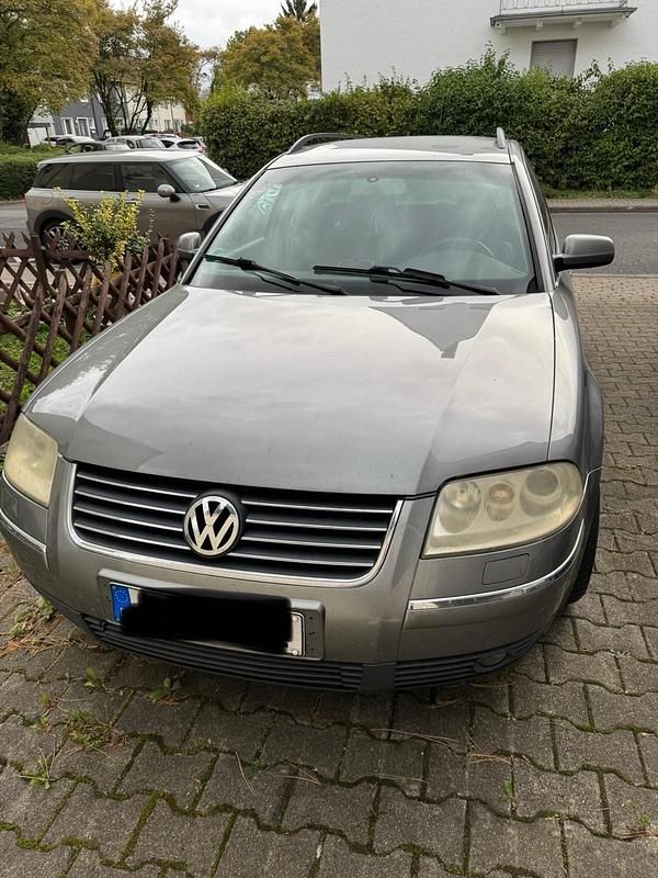 Grau Gebraucht 2001 VW Passat Kombi | 1.000 € (Superpreis) - Bild 1/4