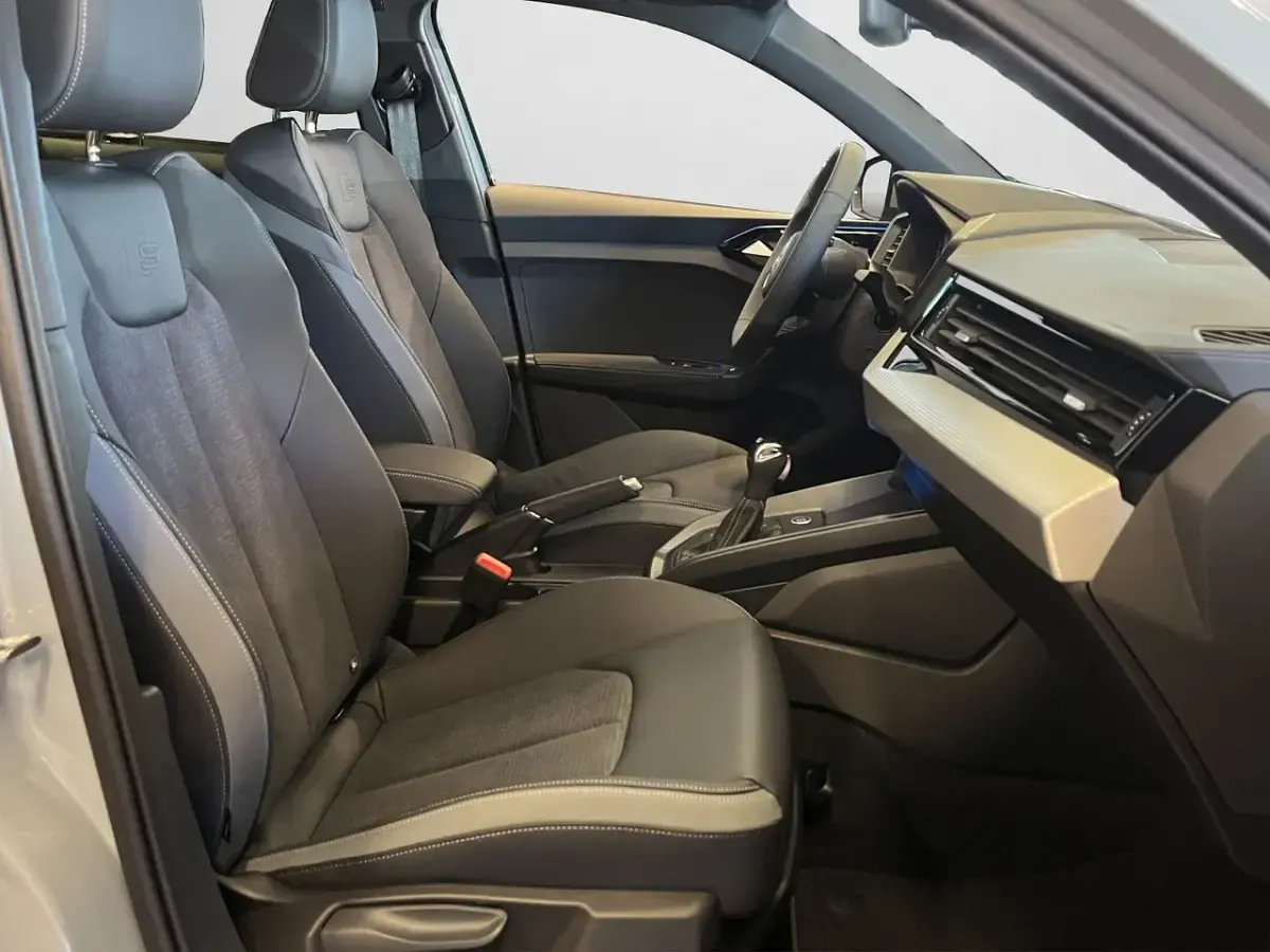Neu Audi A1 Sport 150 PS (110 kW) 2026 Grau SUV
