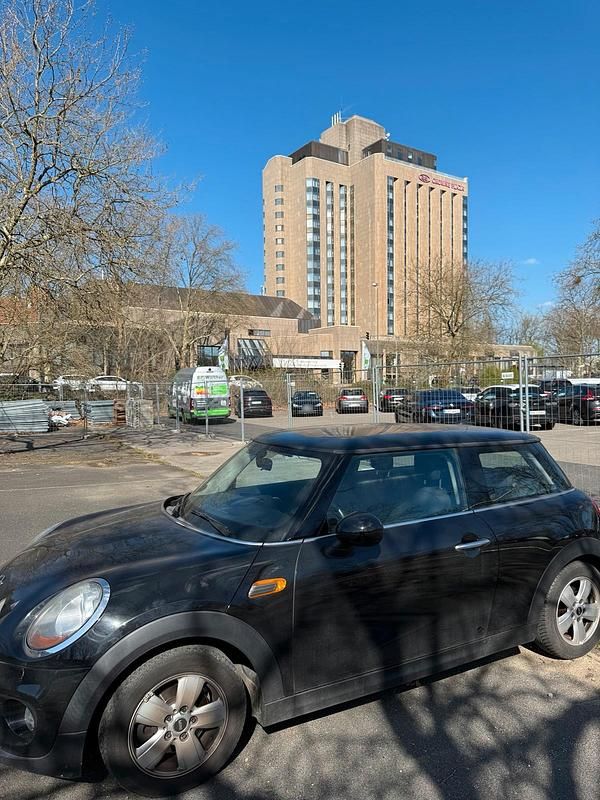 Gebraucht Mini Cooper 136 PS (100 kW) 2014 Schwarz Kleinwagen