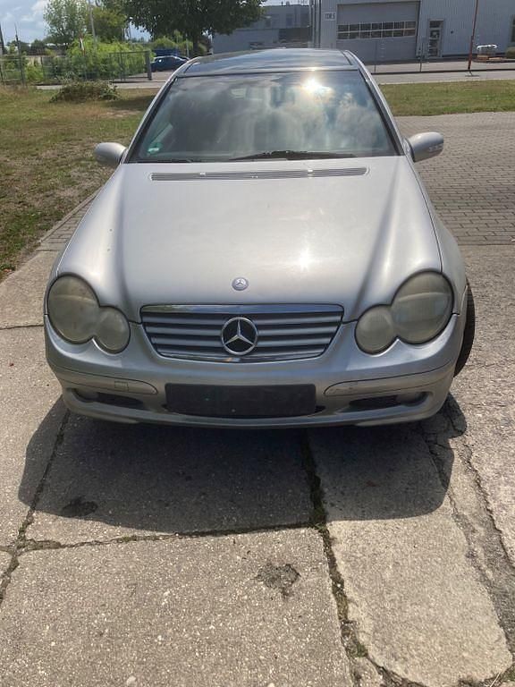 Silber Gebraucht 2001 Mercedes C200 Coupé | 999 € (Superpreis) - Bild 1/4