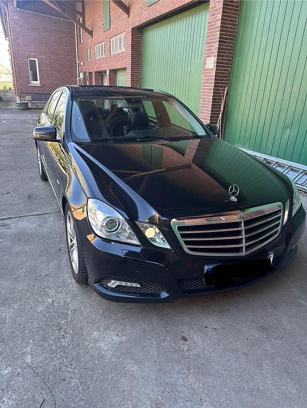 Gebraucht Mercedes E350 231 PS (169 kW) 2009 Schwarz Limousine