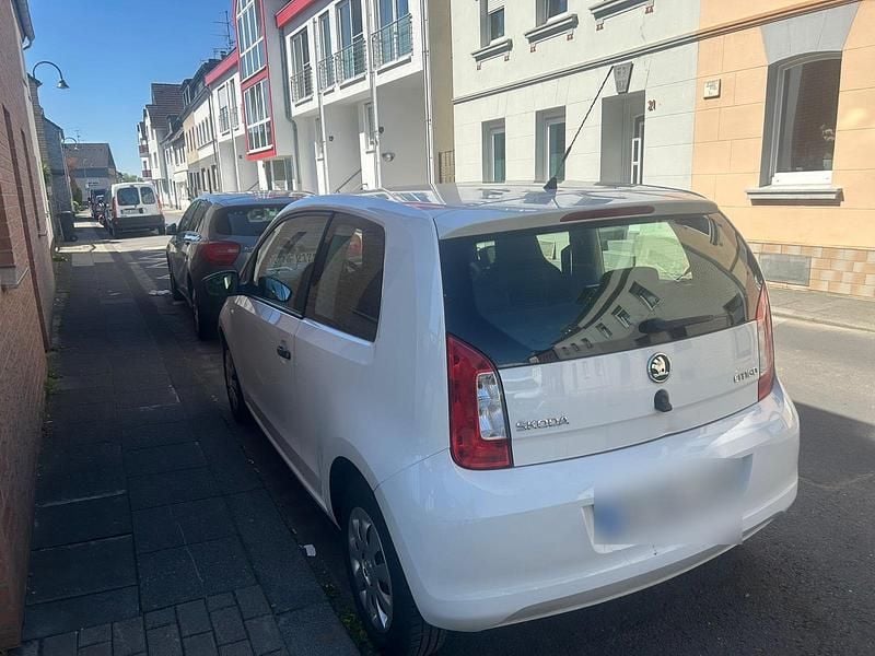 Używany Skoda Citigo 60 KM (44 kW) 2012 Biały Hatchback