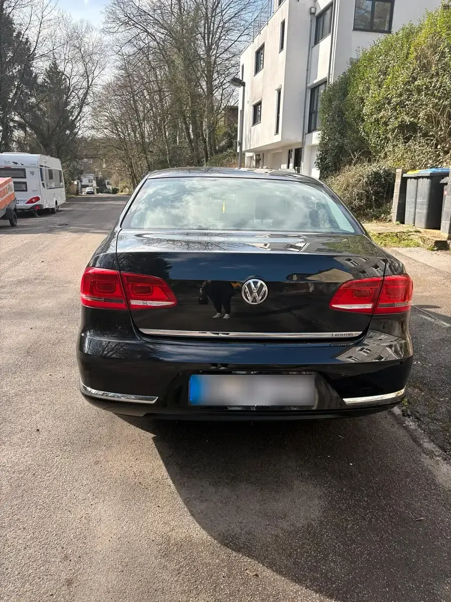 Gebraucht VW Passat 140 PS (102 kW) 2014 Schwarz Limousine