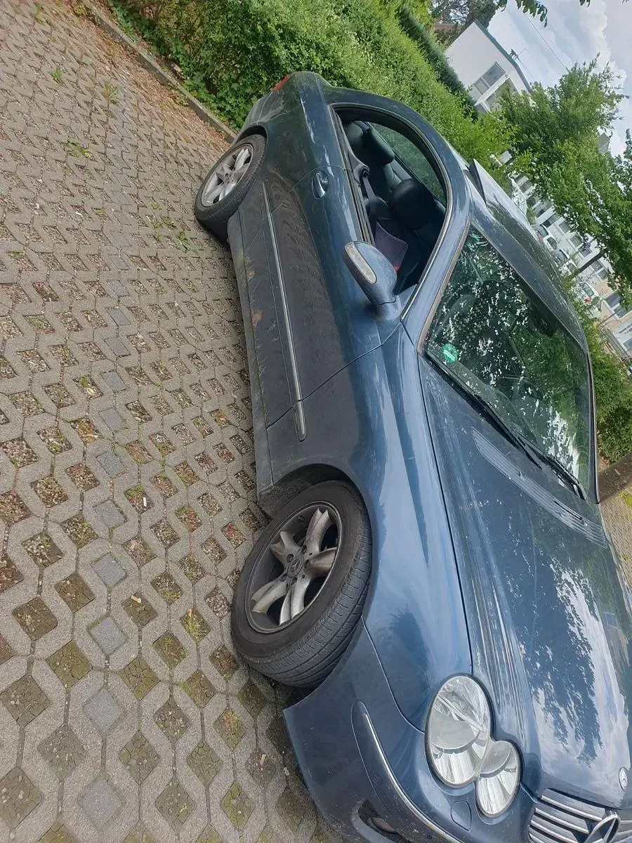Gebraucht Mercedes CLK220 Avantgarde 150 PS (110 kW) 2006 Blau Coupé