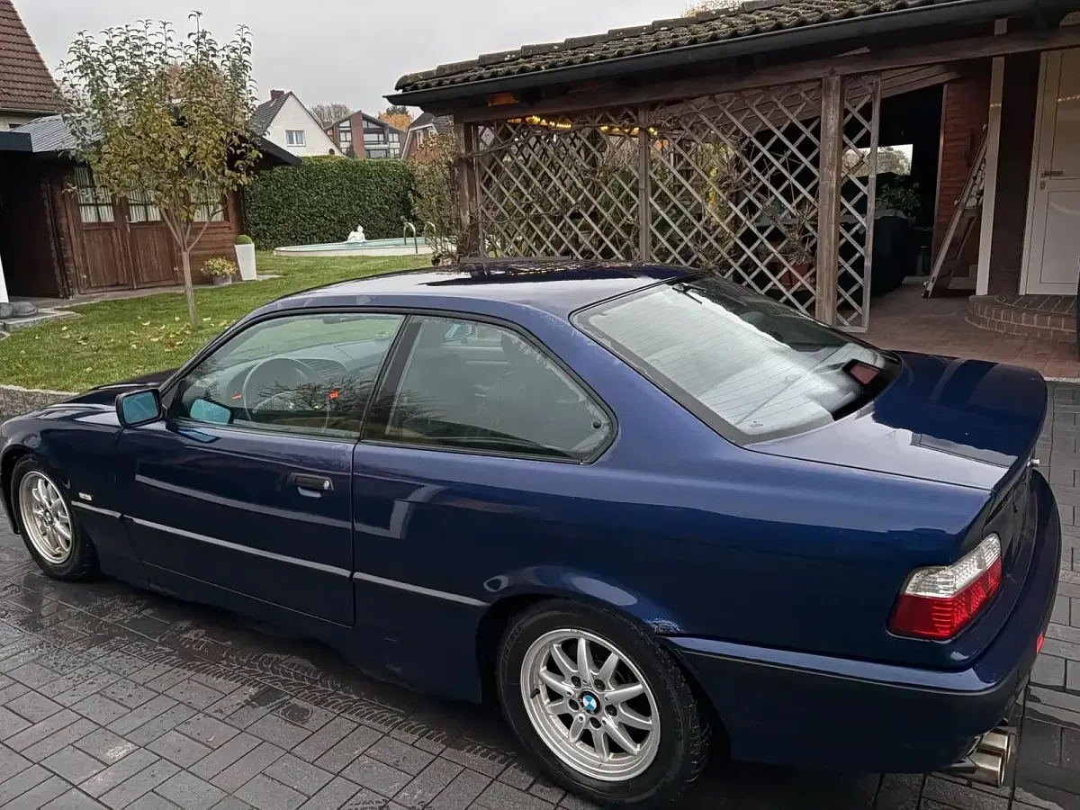 Brugt BMW 320 Basis 150 HK (110 kW) 1997 Blå Coupe