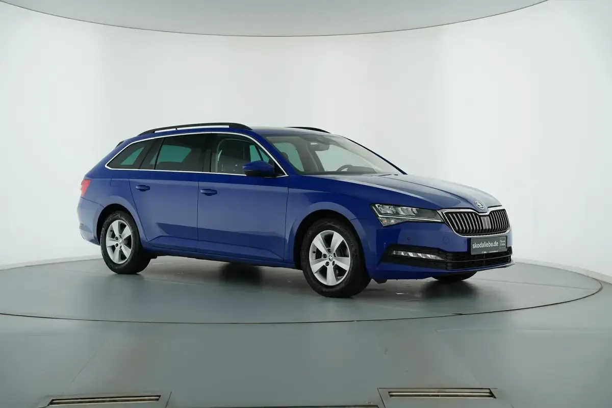 Gebraucht Skoda Superb Ambition 150 PS (110 kW) 2023 Energyblau Limousine