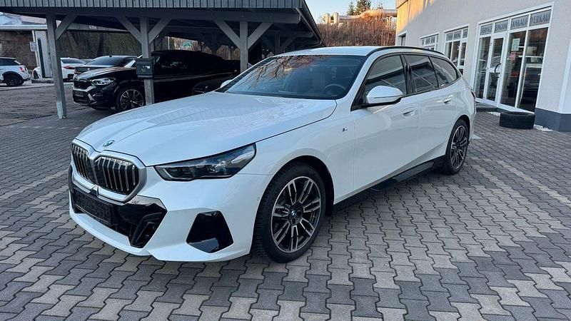 Gebraucht BMW 520 M Sport 190 PS (139 kW) 2025 Weiß Limousine
