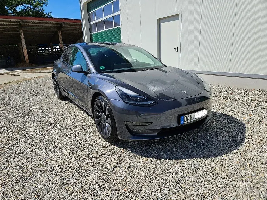 Käytetty Tesla Model 3 377 kW (513 HP) 2021 Harmaa Sedan