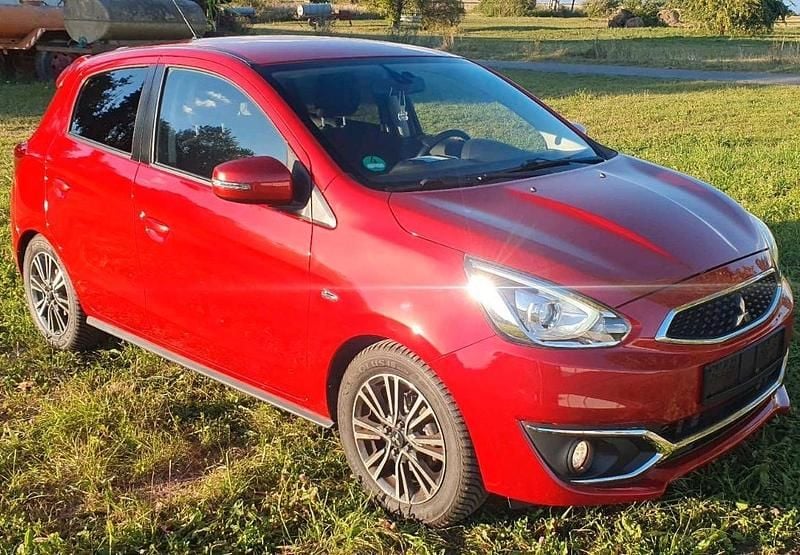 Rot Gebraucht 2017 Mitsubishi Space Star Limousine | 9.200 € (Fairer Preis) - Bild 1/4