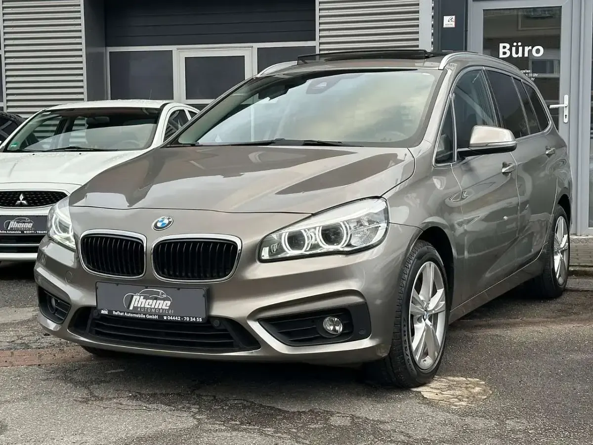 Gebraucht BMW 220 Advantage 190 PS (139 kW) 2015 Platinsilber Van / Kleinbus