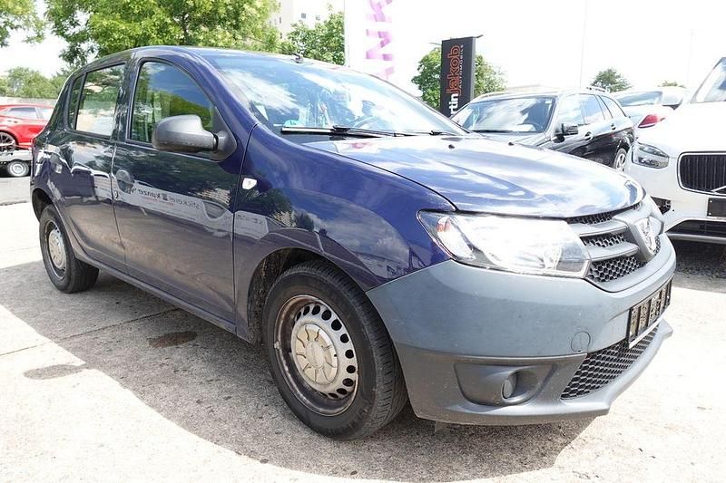 Blau Gebraucht 2015 Dacia Sandero Essentiel Kleinwagen | 1.580 € (Superpreis) - Bild 1/4