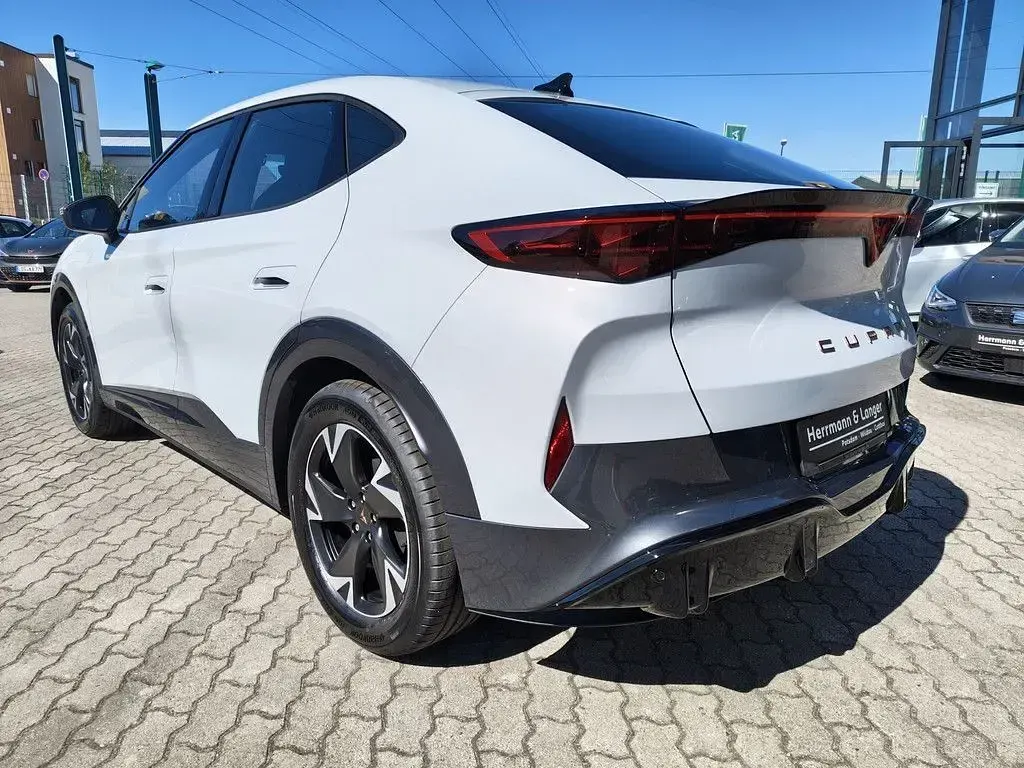 Nowe Cupra Tavascan Endurance 210 kW (286 KM) 2026 Srebrny SUV
