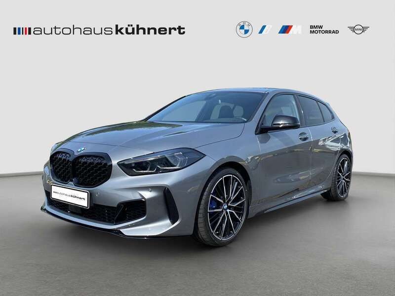 Skyscraper grau metallic Gebraucht 2022 BMW 135 Kleinwagen | 38.475 € (Fairer Preis) - Bild 1/4