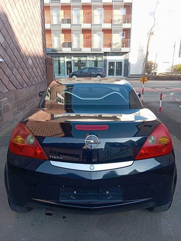 Gebraucht Opel Tigra Enjoy 90 PS (66 kW) 2005 Schwarz Cabrio