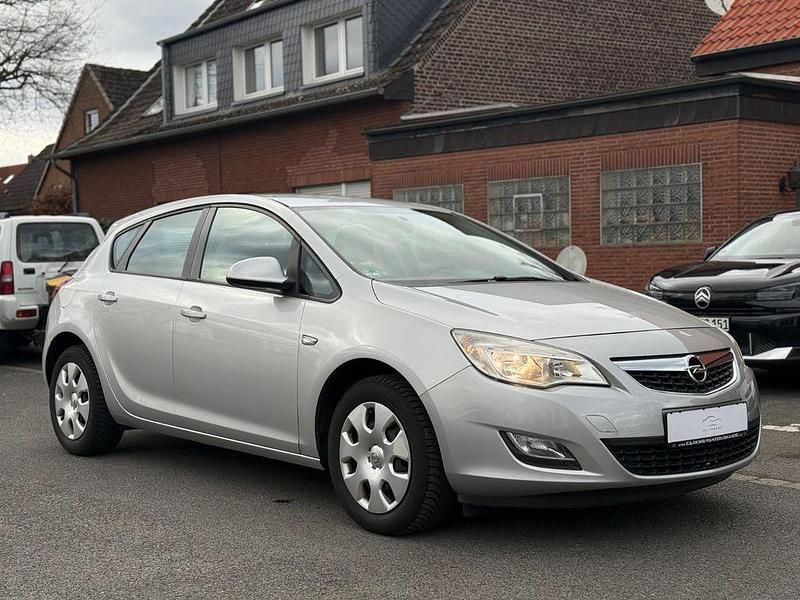 Gebraucht Opel Astra Edition 87 PS (63 kW) 2010 Silber Kleinwagen