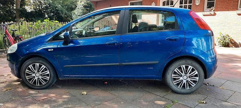 Blau Gebraucht 2007 Fiat Punto Kleinwagen | 600 € (Superpreis) - Bild 1/1