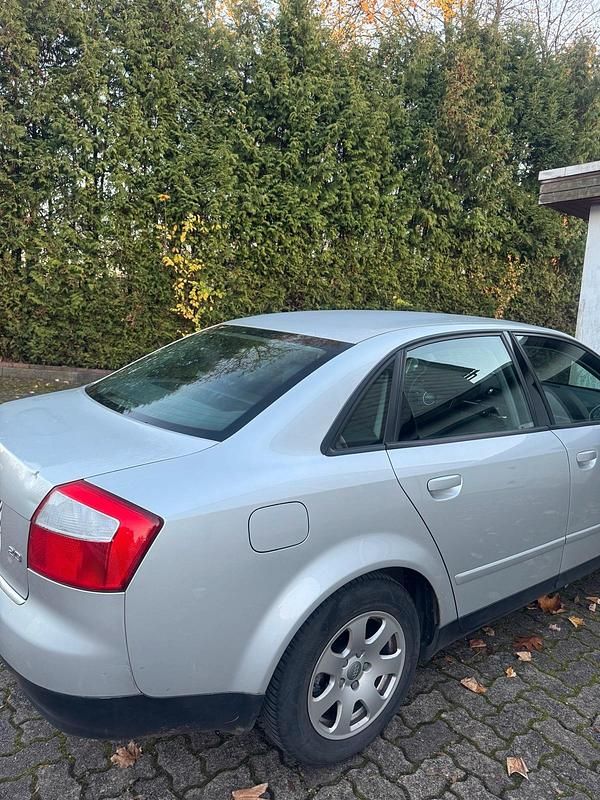 Gebraucht Audi A4 131 PS (96 kW) 2001 Silber Limousine