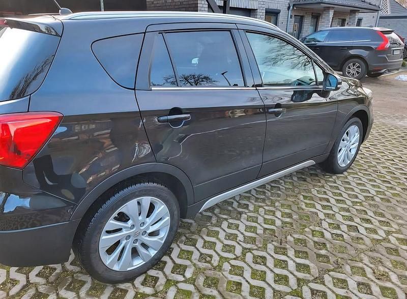 Gebraucht Suzuki SX4 S-Cross Comfort 129 PS (94 kW) 2020 Schwarz SUV
