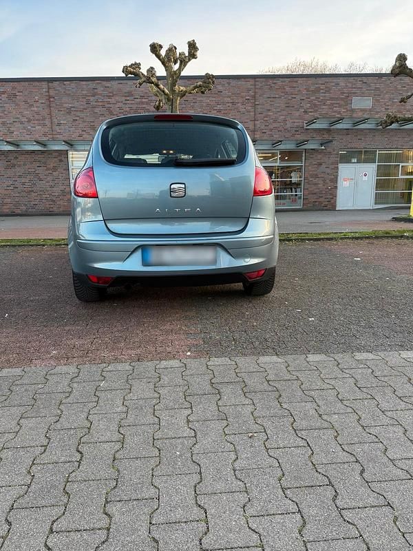 Occasion Seat Altea 102 ch (75 kW) 2004 Bleue Monospace