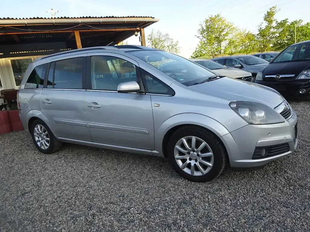 Gebraucht Opel Zafira Edition+ 150 PS (110 kW) 2006 Silber Van / Kleinbus