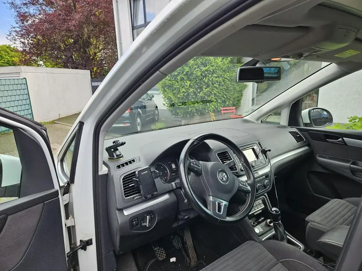Gebraucht VW Sharan Cup 140 PS (102 kW) 2015 Weiß Van / Kleinbus