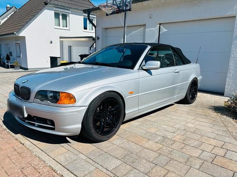 Gebraucht BMW 318 Cabriolet Basis 143 PS (105 kW) 2003 Cabrio