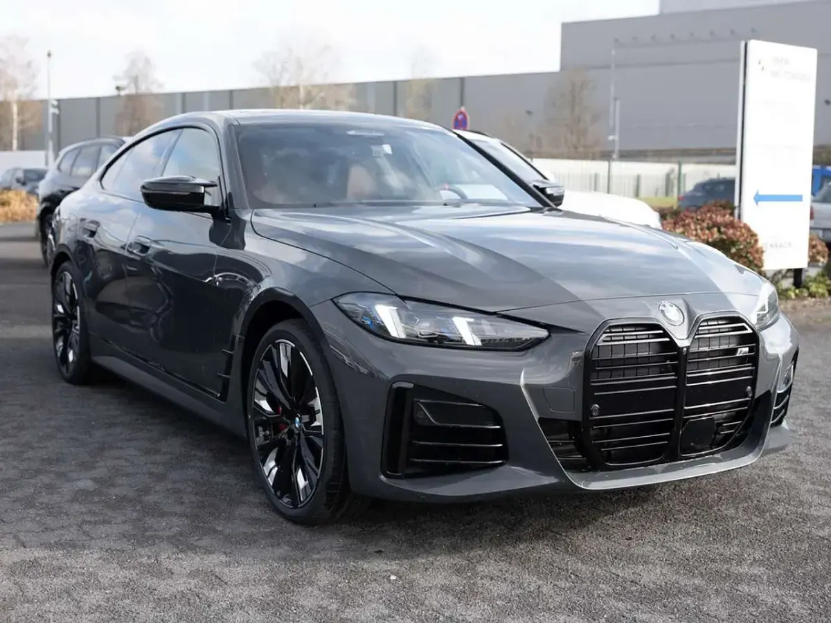 Nowe BMW M4 392 KM (288 kW) 2026 Szary Sedan/Limuzyna