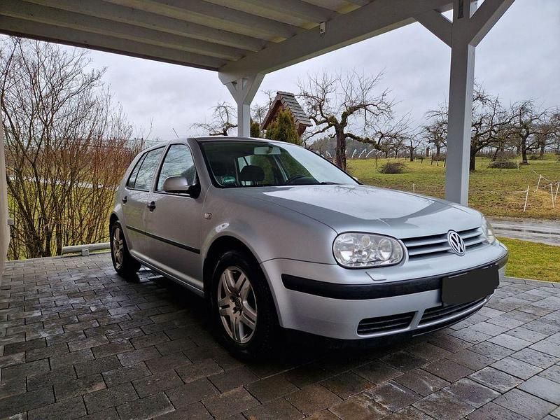 Gebraucht VW Golf IV Edition 105 PS (77 kW) 2001 Silber Limousine
