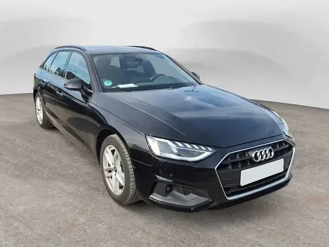Gebraucht Audi A4 Ambiente 163 PS (119 kW) 2023 Brillantschwarz Kombi