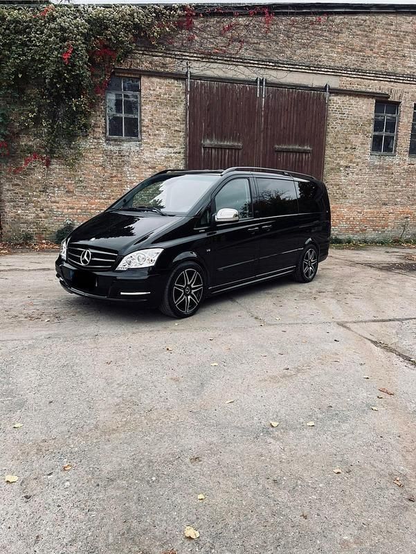 Schwarz Gebraucht 2014 Mercedes Viano Edition Van / Kleinbus | 38.500 € - Bild 1/4
